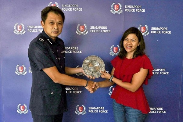 Ungkap Pencurian di Dalam Pesawat, Seorang WNI Terima Penghargaan dari Kepolisian Singapura