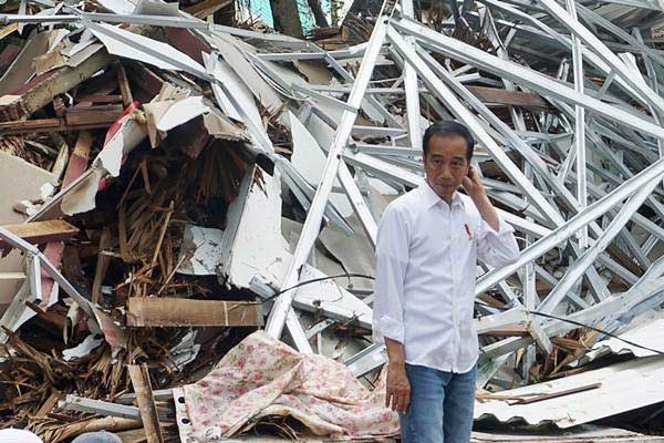 Tinjau Lokasi Terdampak Tsunami Selat Sunda, Jokowi Perintahkan Pembelian Alat Deteksi Dini Bencana
