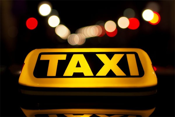 Kemenhub Tetapkan Batas Atas dan Bawah Tarif Taksi Online, Ini Penjelasannya