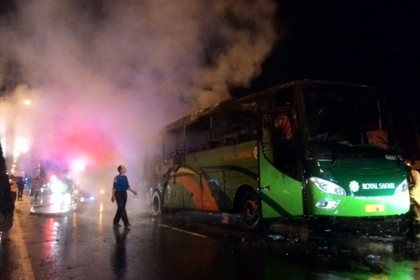 Bus Terbakar Malam Tahun Baru di Boyolali, Puluhan Penumpang Tunggang Langgang Selamatkan Diri