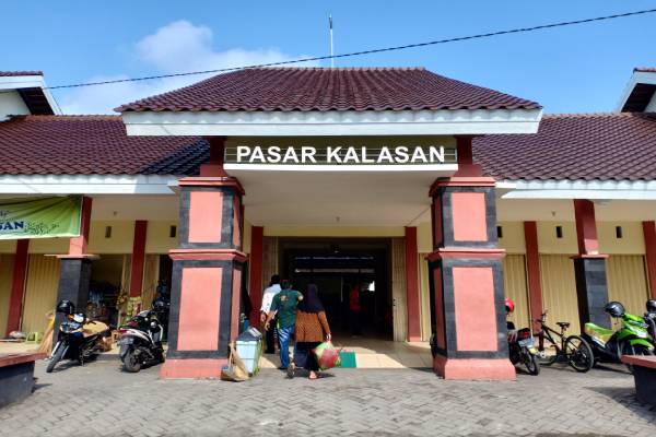 Pasar Kalasan Terkenal Sebagai Pusat Ayam Goreng