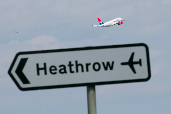 Ada Drone Mencurigakan, Penerbangan di Heathrow London Ditunda 1 Jam