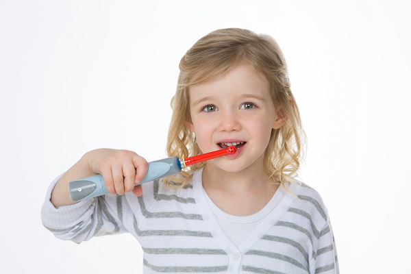 Memilih Sikat Gigi Anak Harus Lebih Jeli, Ini yang Perlu Diperhatikan