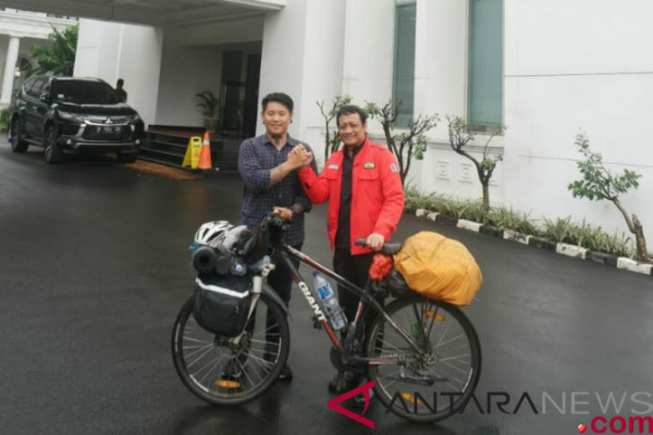 Jogja-Jakarta 5 Hari, Bonbon Akhirnya Sampai di Istana dengan Mengayuh Sepeda