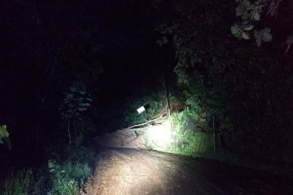 Jalur Borobudur-Kulonprogo Tertutup Longsor, Lalu Lintas Dialihkan Lewat Muntilan