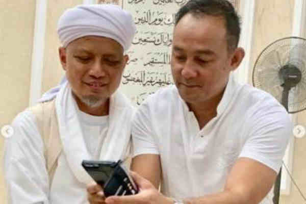 Ustaz Arifin Ilham-Dipo Latief Salat Subuh Bersama