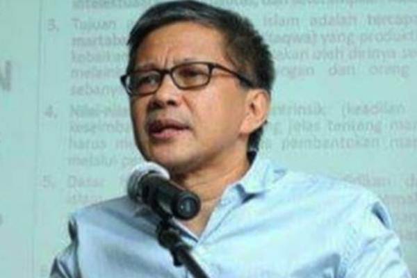 Dipolisikan karena Sebut Kitab Suci Itu Fiksi, Rocky Gerung Curhat di Facebook