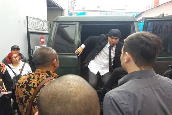 Ahmad Dhani Dititipkan ke Rutan Medaeng Surabaya Selama Sidang Idiot