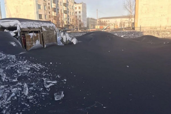 Rusia Diselimuti Salju Hitam