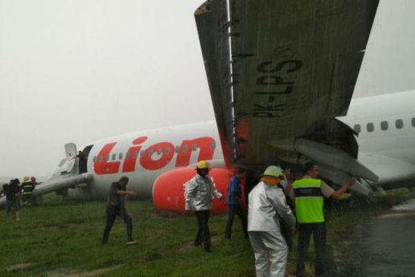 Lion Air JT-714 Tergelincir Saat Mendarat di Bandara Pontianak