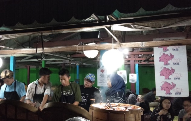 KULINER JOGJA: Menikmati Dimsum Ayam Murah Meriah di Pasar Condronegaran