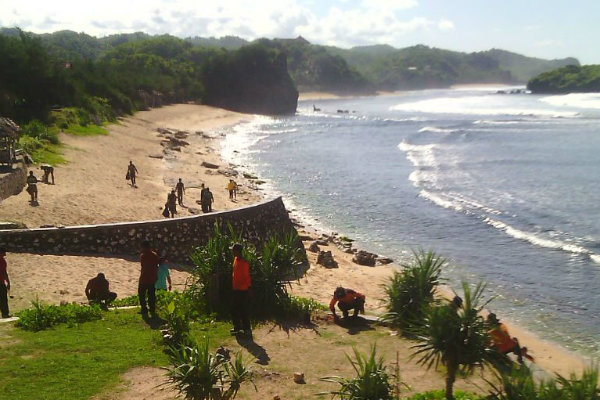 Pantai Krakal Punya Tempat Parkir Baru, Pedagang Segera Ditata