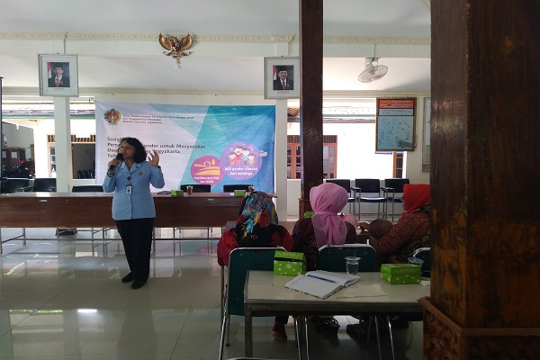 Warga Desa Pendoworejo Diajak Memahami Gender
