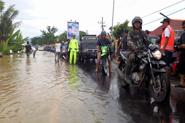 Jalur Utama Madiun-Surabaya Macet Total Akibat Banjir