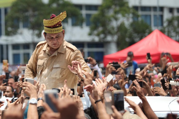 Selalu Kalah, Prabowo Tak Percaya Hasil Survei