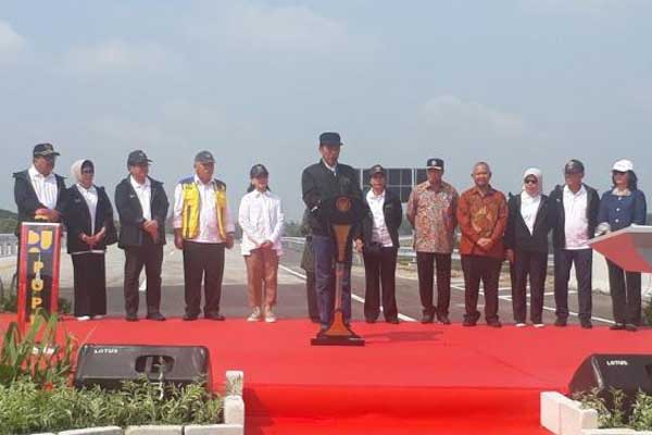 Jokowi Resmikan Terminal Baru di Bandara Amir Depati Pangkalpinang