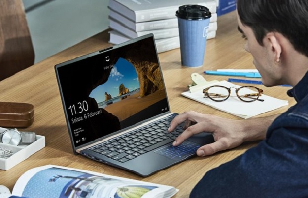 ASUS Kenalkan Laptop Paling Ringkas tetapi Bertenaga