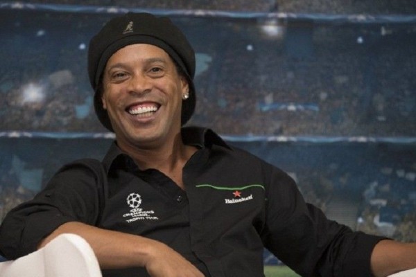 Ronaldinho Batal ke Jakabaring Palembang