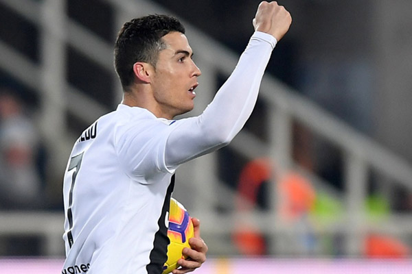 Ronaldo Didenda Rp320 Juta karena Perayaan Gol ke Gawang Atletico Madrid