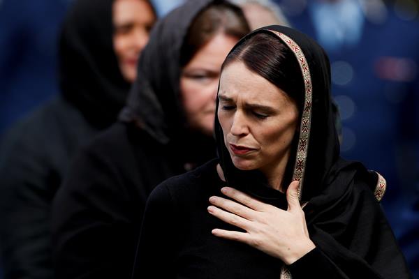 Pawai untuk Korban Penembakan Christchurch: Muslim Disambut, Rasis Ditolak