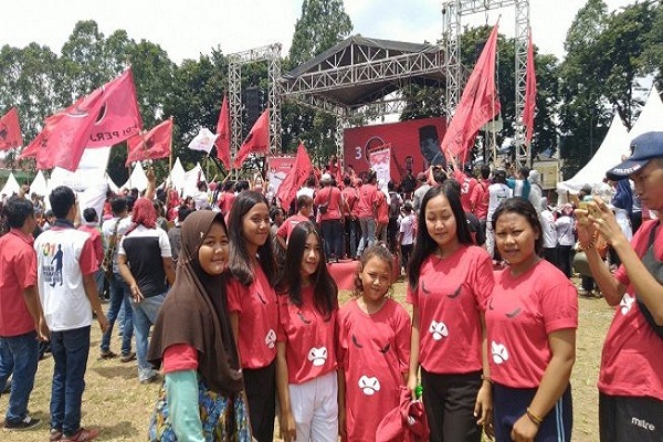 Anak-Anak Ikut Kampanye PDIP di Tangerang