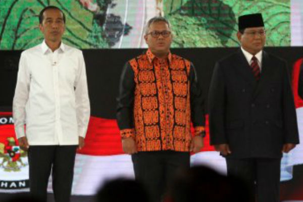  Membandingkan Fashion Jokowi dan Prabowo di Debat Keempat, Zaman Now VS Gaya Lama