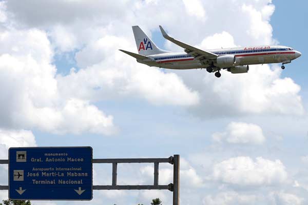 Pembatalan 90 Penerbangan American Airlines Diperpanjang