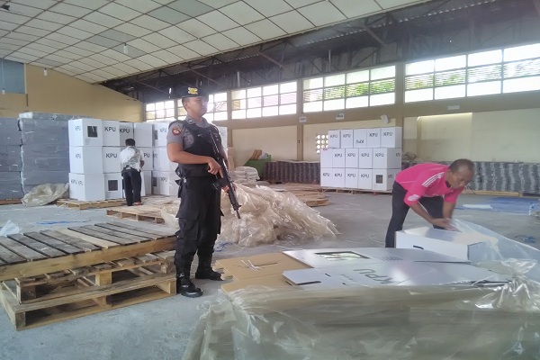 Ini Kronologi Terbakarnya Kendaraan Pengangkut Surat Suara…