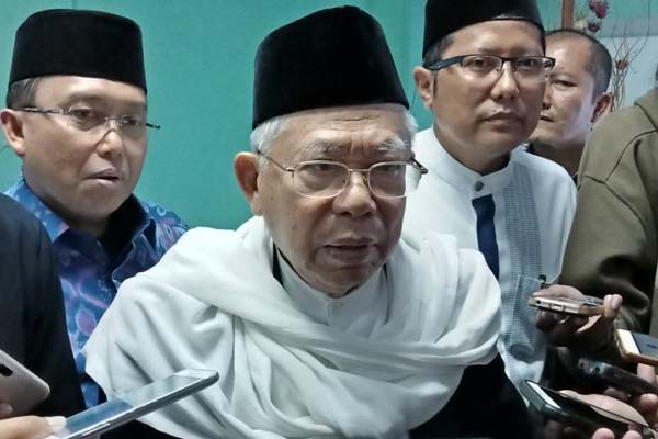 Hujan Deras, Ma’ruf Amin Batal Ziarah ke Makam Panglima Hizbullah