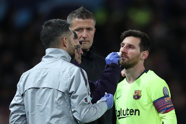 Chris Smalling Sukses Mengunci Messi di Old Trafford