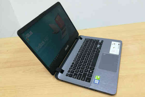 ZenBook Pro UX480, Laptop 14 inci Powerful untuk Para Profesional Kreatif