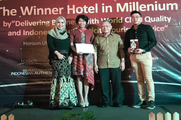 Grand Keisha Raih The Best Food & Beverages 