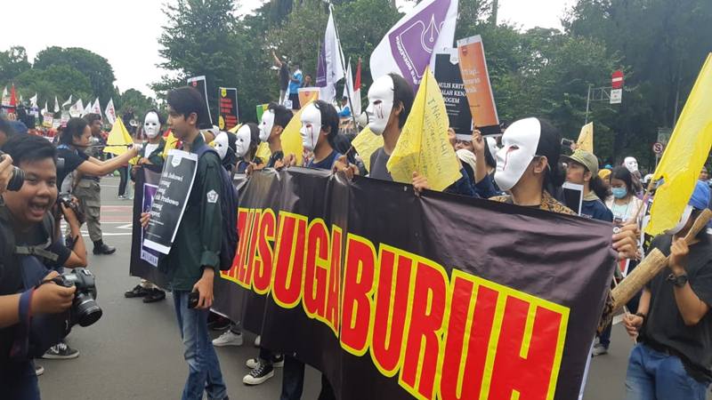 Jurnalis Tuntut Upah Layak & Perlindungan dari UU ITE