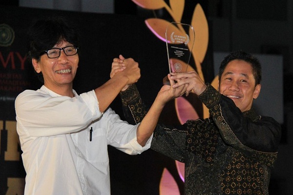 UMY Beri Penghargaan Alumni yang Berkontribusi di Masyarakat
