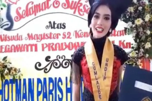 Megawati Prabowo Jadi Perbincangan Warganet, Dapat Bunga dari Hotman Paris