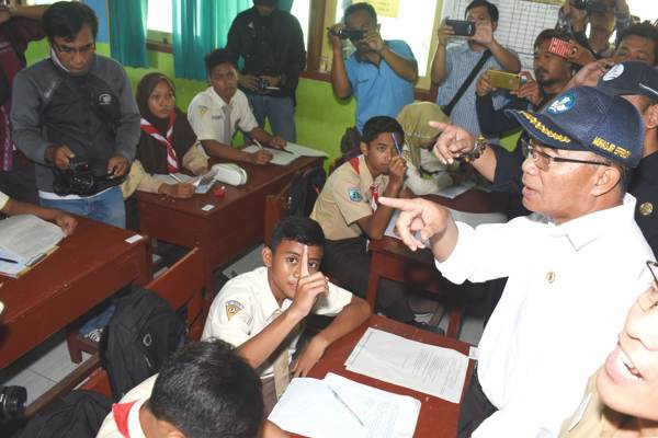 Mendikbud: Impor Guru untuk Tingkatkan Kualitas Pengajar Indonesia