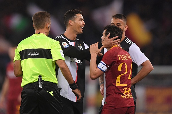 Diejek Cebol, Kapten Roma Berseteru dengan Ronaldo