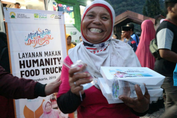 Program Humanity Food Truck ACT Sapa Pemulung TPST Piyungan