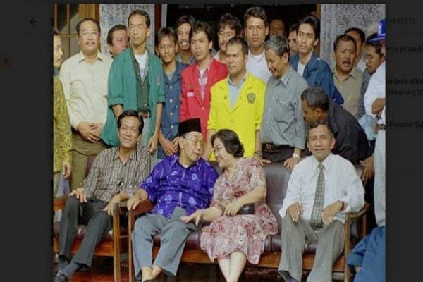 Foto Lama Terungkap, Amien Rais dan Megawati Pernah Dekat