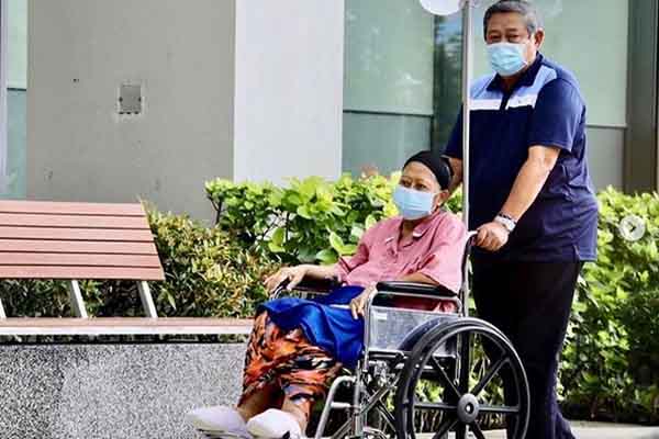 SBY Tuai Pujian karena Setia Dampingi Istri