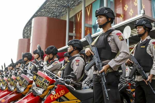 Jaga Massa Aksi 22 Mei, Polisi-TNI Tak Pakai Senjata Api