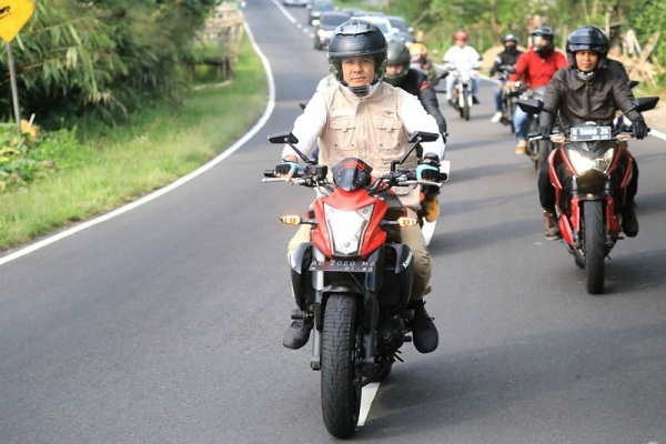 Cek Jalur Alternatif, Gubernur Jateng Naik Motor dari Semarang ke Magelang Via Kopeng
