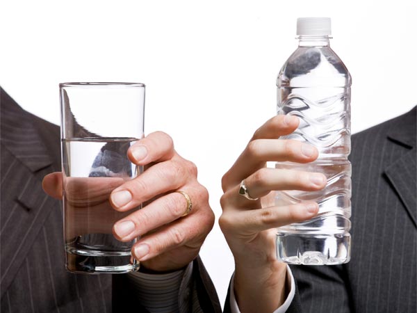 Minum Air Hangat Atau Air Dingin, Mana yang Lebih Sehat?