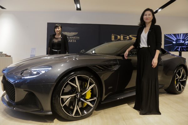 1 Mobil untuk Perayaan 50 Tahun film James Bond Dijual di Indonesia