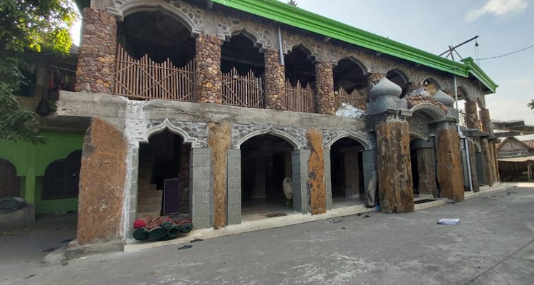 Spirit Walisongo di Masjid Batu Akik Ngawi