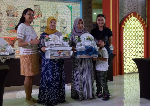 Parcel Lebaran ACE Amplaz Diminati