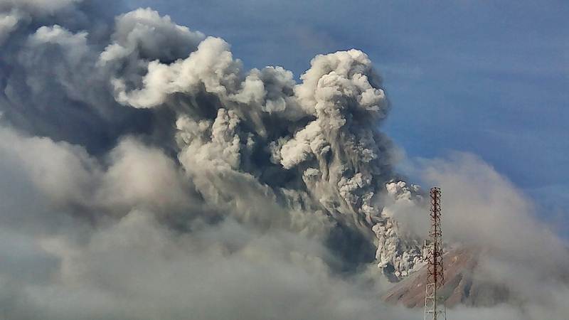 Gunung Sinabung Meletus Lagi, Masyarakat Diminta Tak Abaikan Masker