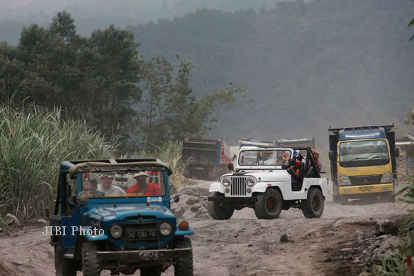 LIBUR LEBARAN : 54.000 Pelancong Menjajal Wisata Jeep Lava Tour