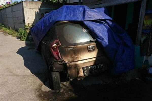  Mobil di Depan Rumah Diduga Dibakar Orang, Pemilik Temukan Jeriken Isi Bensin