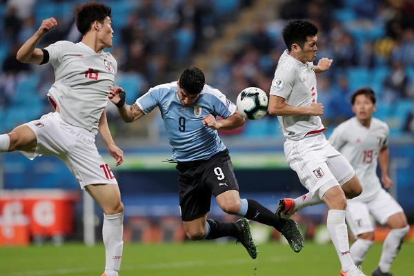 Uruguay Ditahan Imbang, Suarez Puji Permainan Jepang